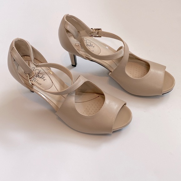 Life Stride Soft System Tan Sandal Heels - Picture 2 of 7
